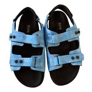 Roam Snake Embossed Touch Strap Sandals Blue Sz 10/40